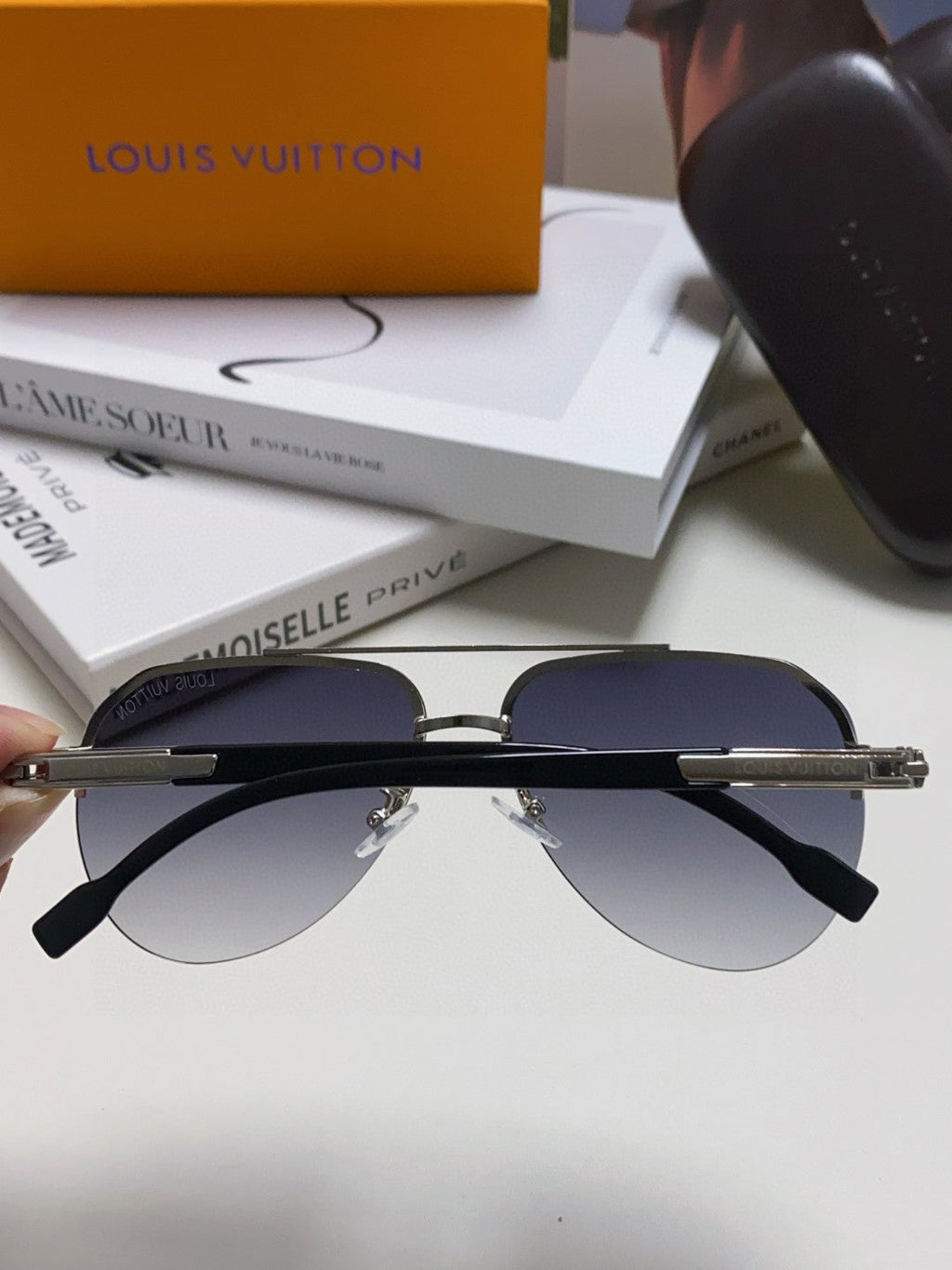 LOUIS VUITTON PILOT SUNGLASSES 582590 IN SILVER METAL GREY SMOKE LENSES