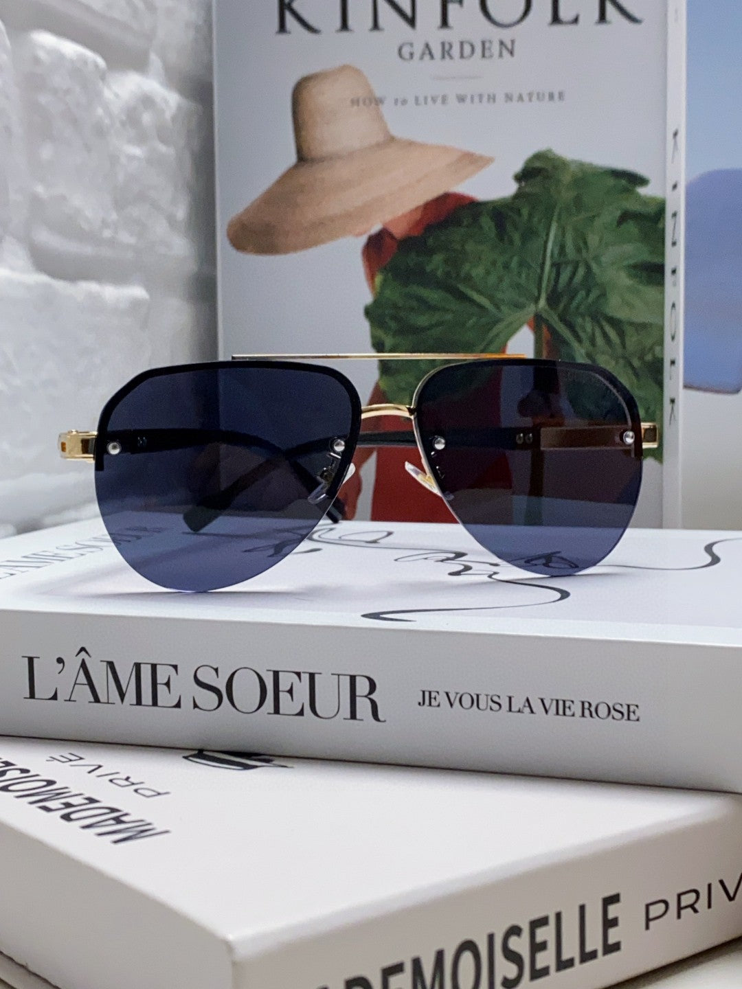 LOUIS VUITTON PILOT SUNGLASSES 582592 IN GOLD METAL BLACK LENSES