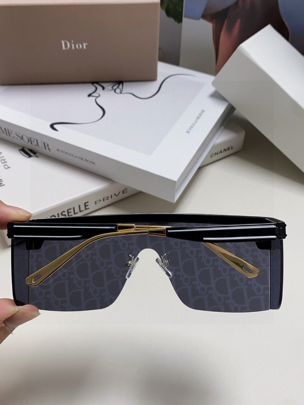 DIOR OBLIQUE SUNGLASS CLUB M1U IN BLACK ACETATE