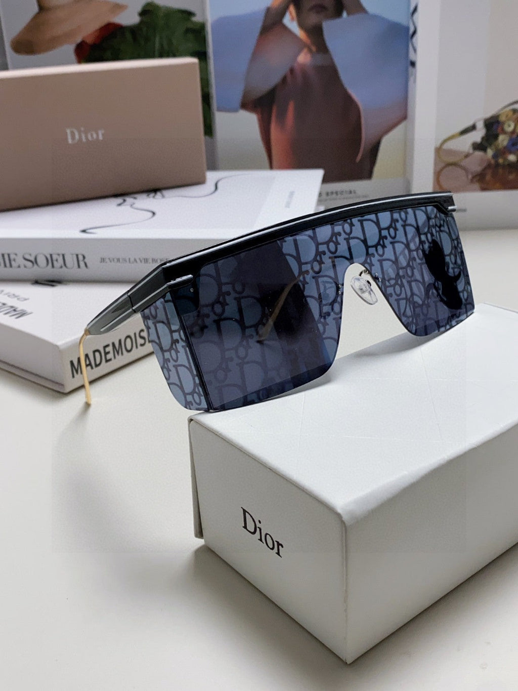 DIOR OBLIQUE SUNGLASS CLUB M1U IN BLACK ACETATE