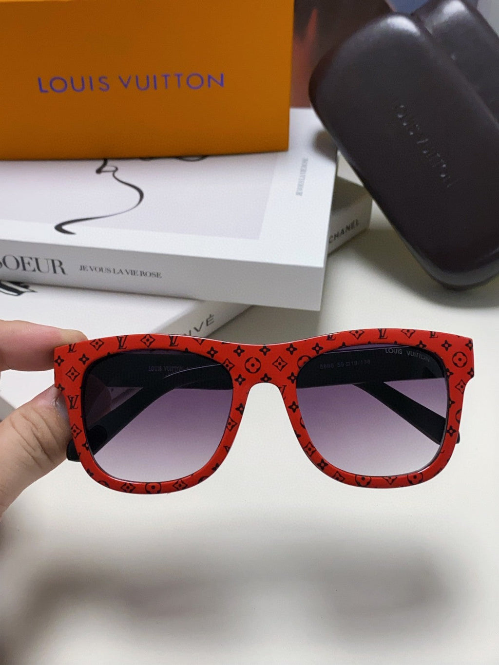 LOUIS VUITTON MONOGRAM SUNGLASS 581385 IN RED ACETATE FRAME