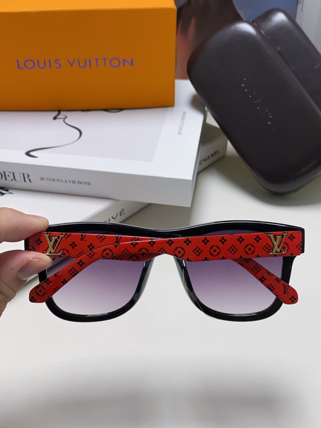 LOUIS VUITTON MONOGRAM SUNGLASS 581385 IN RED ACETATE FRAME