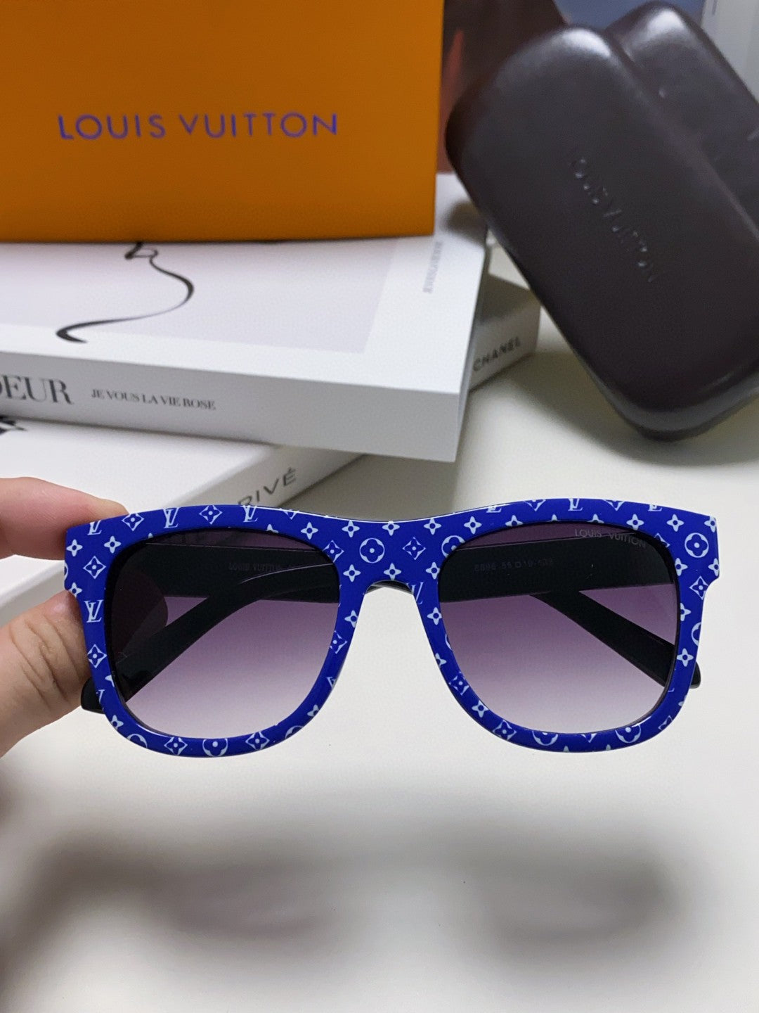 LOUIS VUITTON MONOGRAM SUNGLASS 581385 IN BLUE ACETATE FRAME