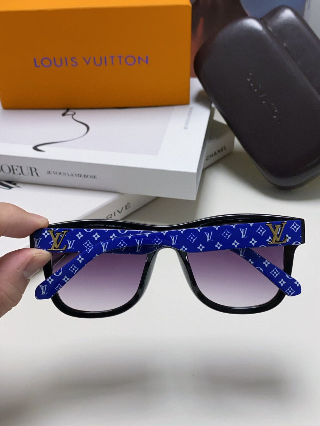 LOUIS VUITTON MONOGRAM SUNGLASS 581385 IN BLUE ACETATE FRAME