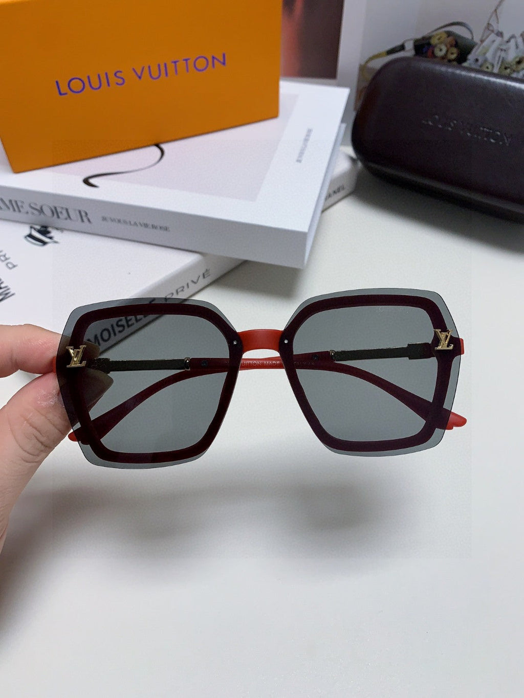 LOUIS VUITTON SQUARE SUNGLASSES 581355 IN RED ACETATE GREY LENSES