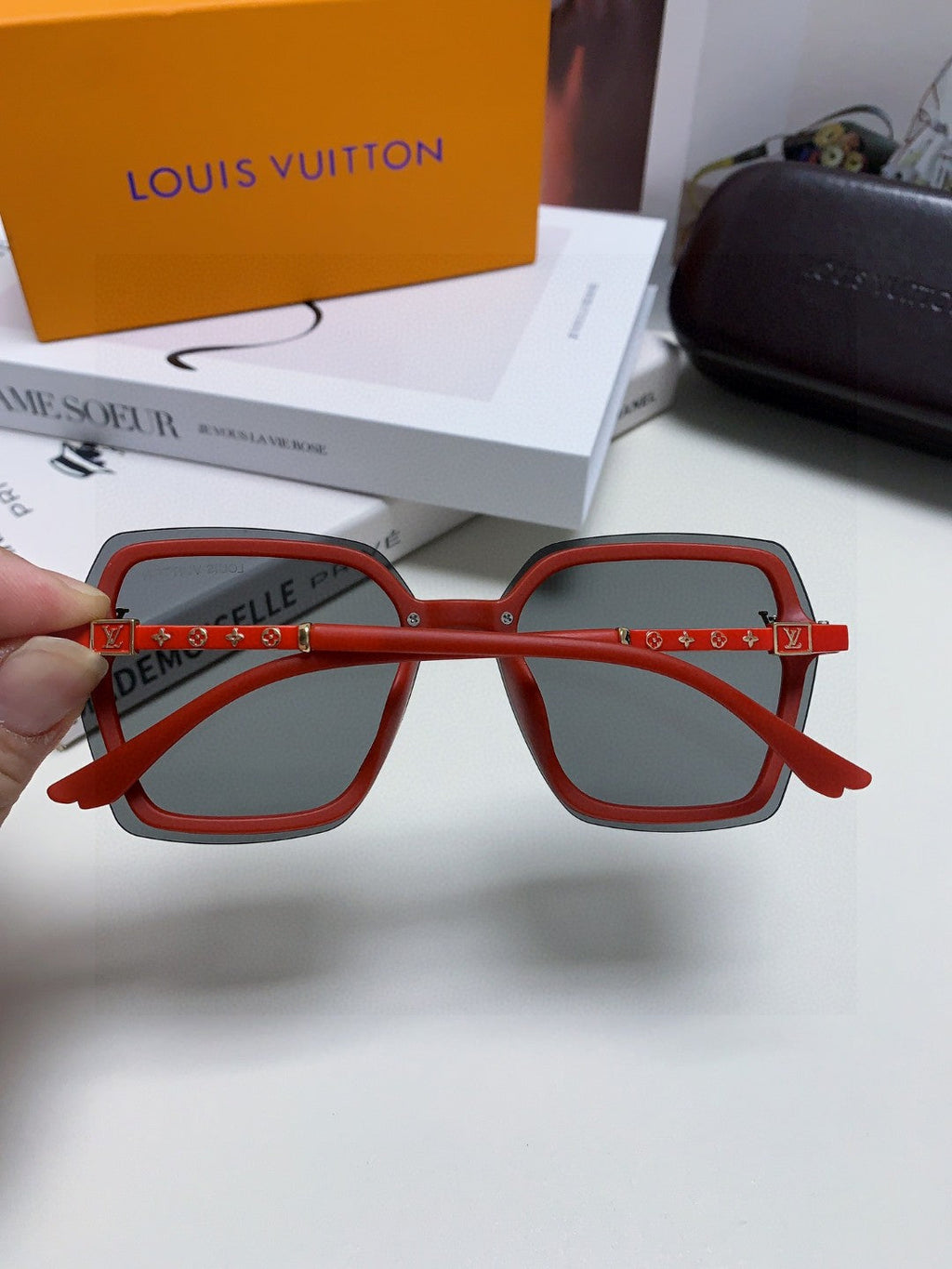LOUIS VUITTON SQUARE SUNGLASSES 581355 IN RED ACETATE GREY LENSES