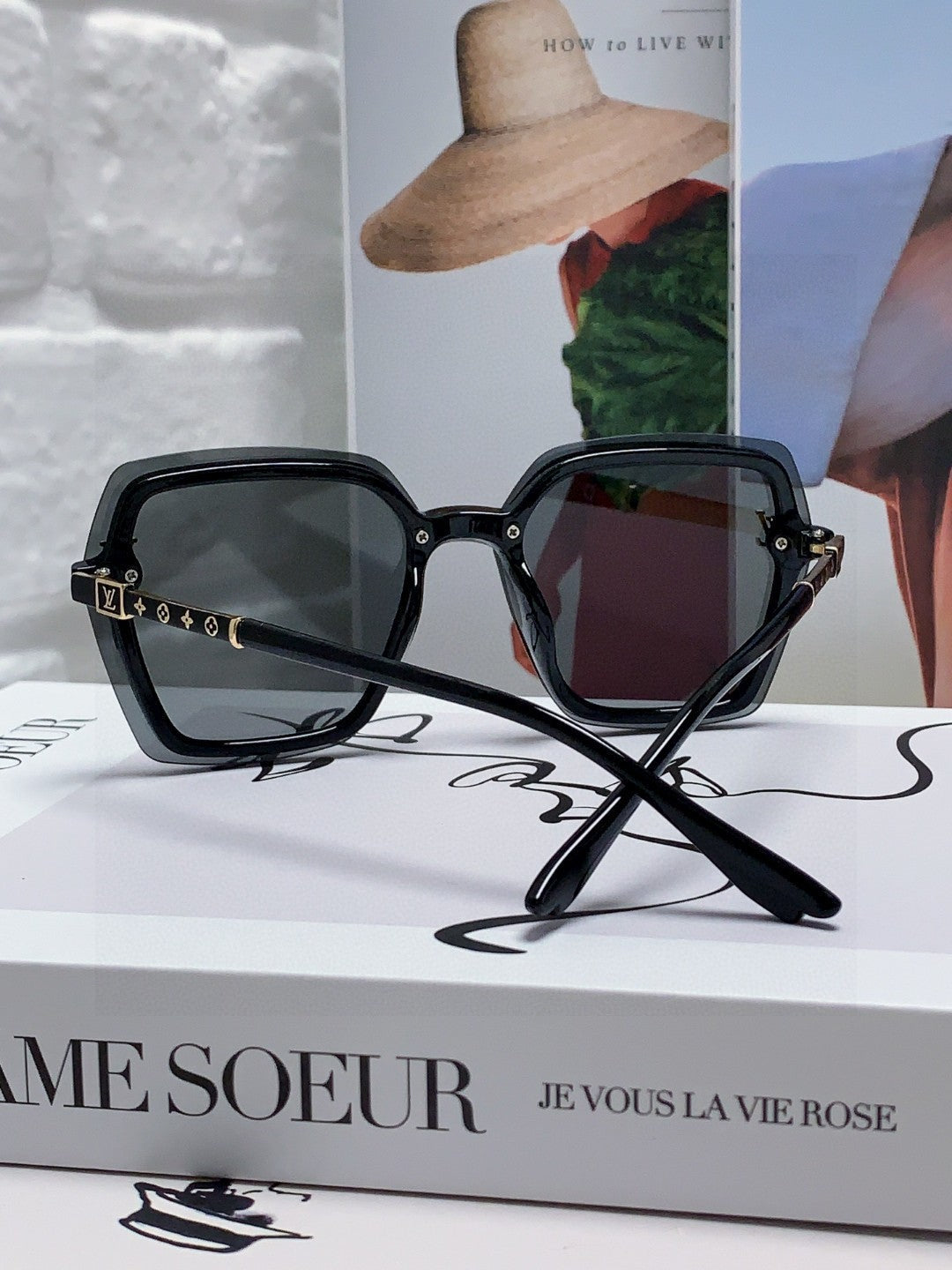 LOUIS VUITTON SQUARE SUNGLASSES 581357 IN BLACK ACETATE