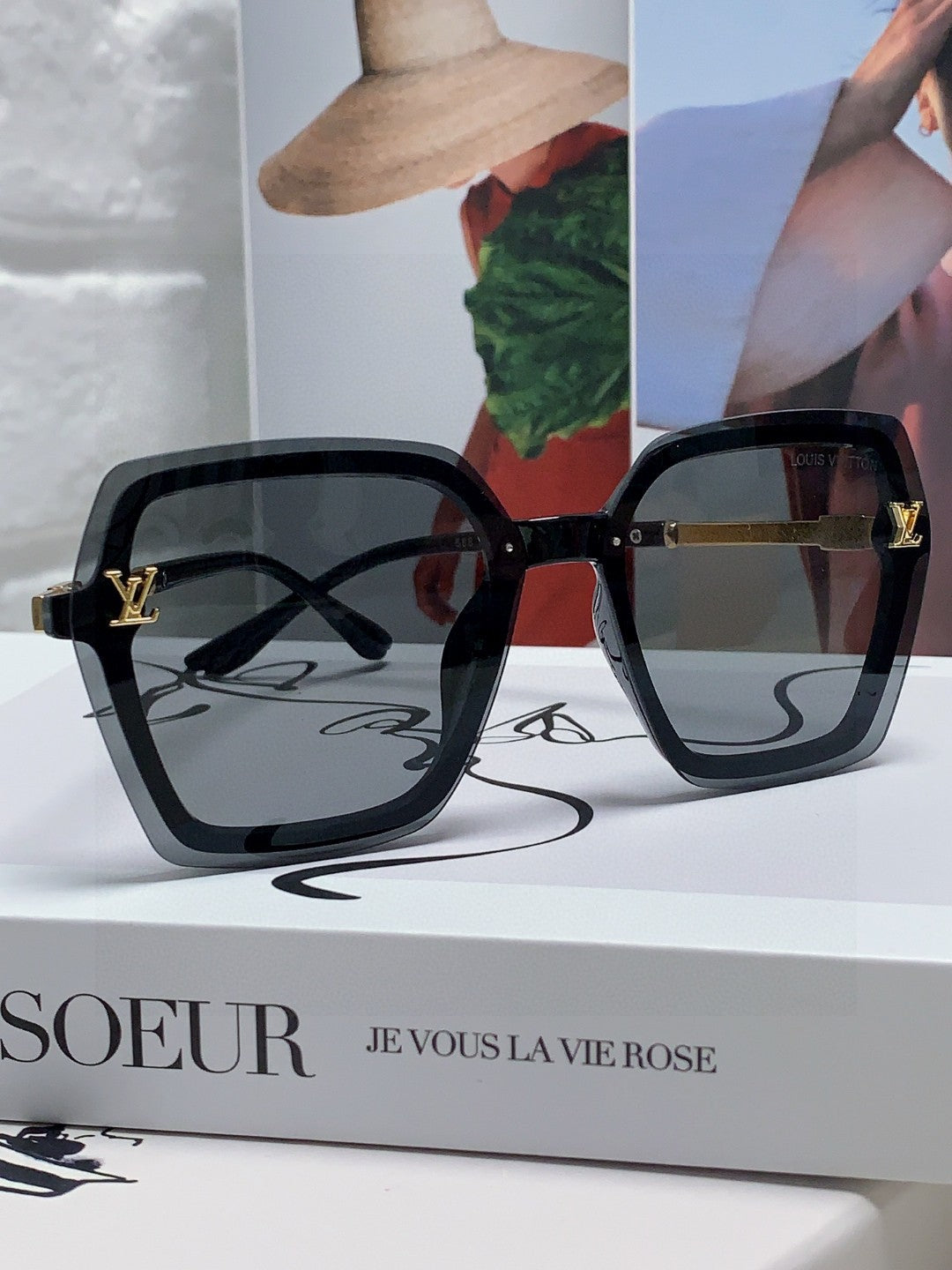 LOUIS VUITTON SQUARE SUNGLASSES 581357 IN BLACK ACETATE