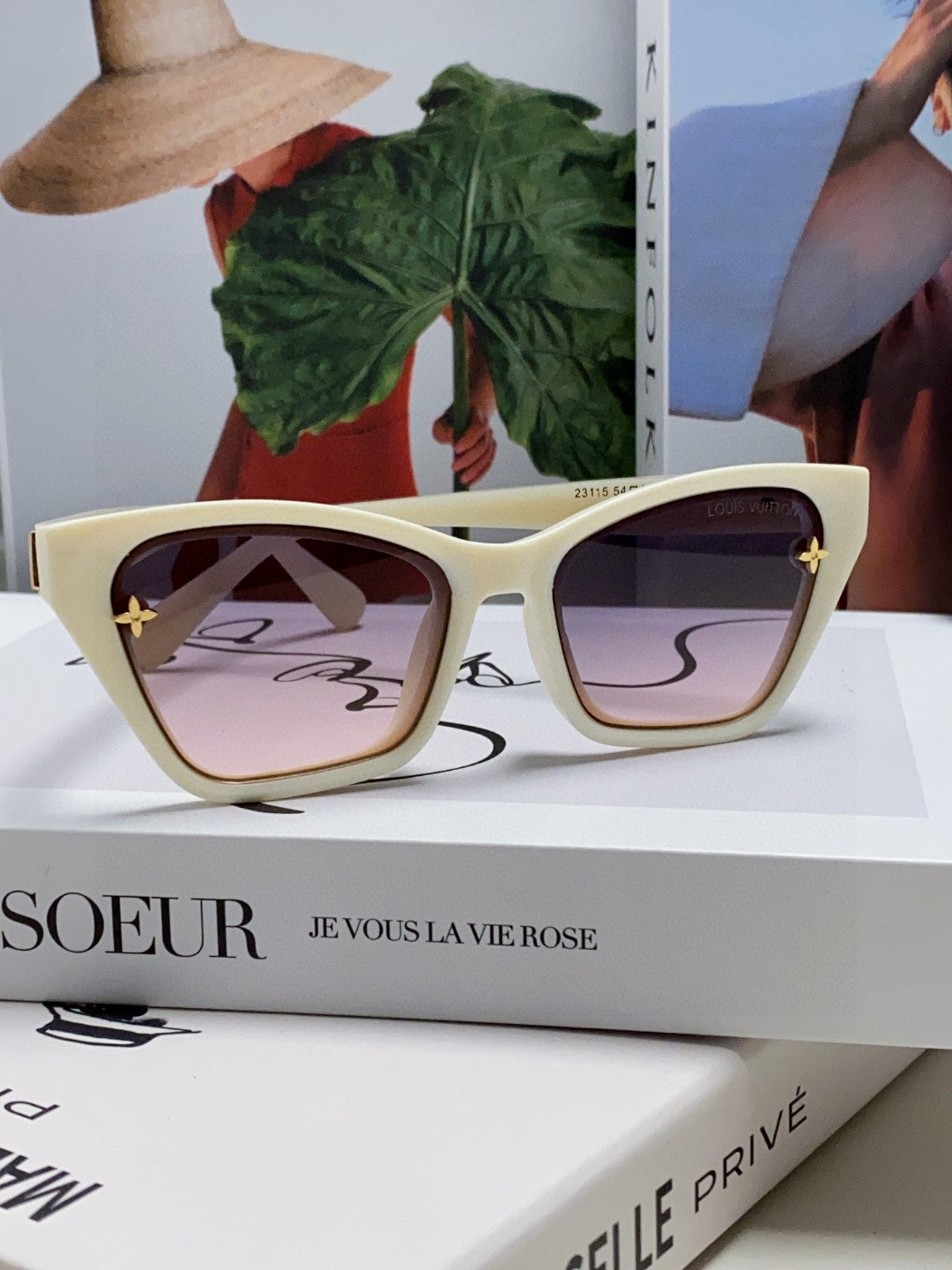 LOUIS VUITTON SQUARE SUNGLASSES 581359 IN IVORY ACETATE EMBOSSED MONOGRAM LOGO