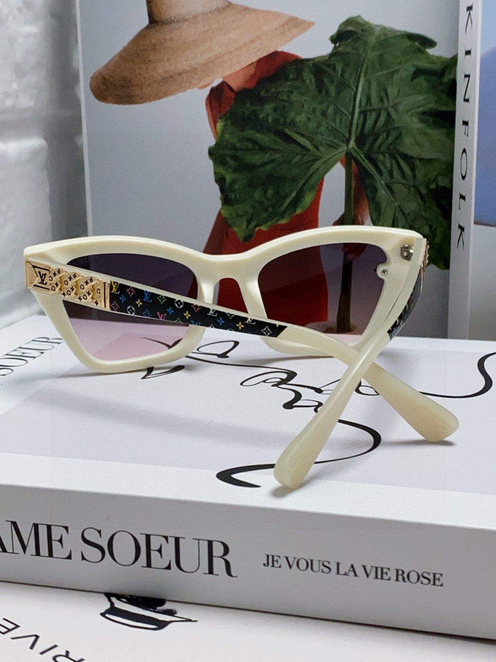 LOUIS VUITTON SQUARE SUNGLASSES 581359 IN IVORY ACETATE EMBOSSED MONOGRAM LOGO