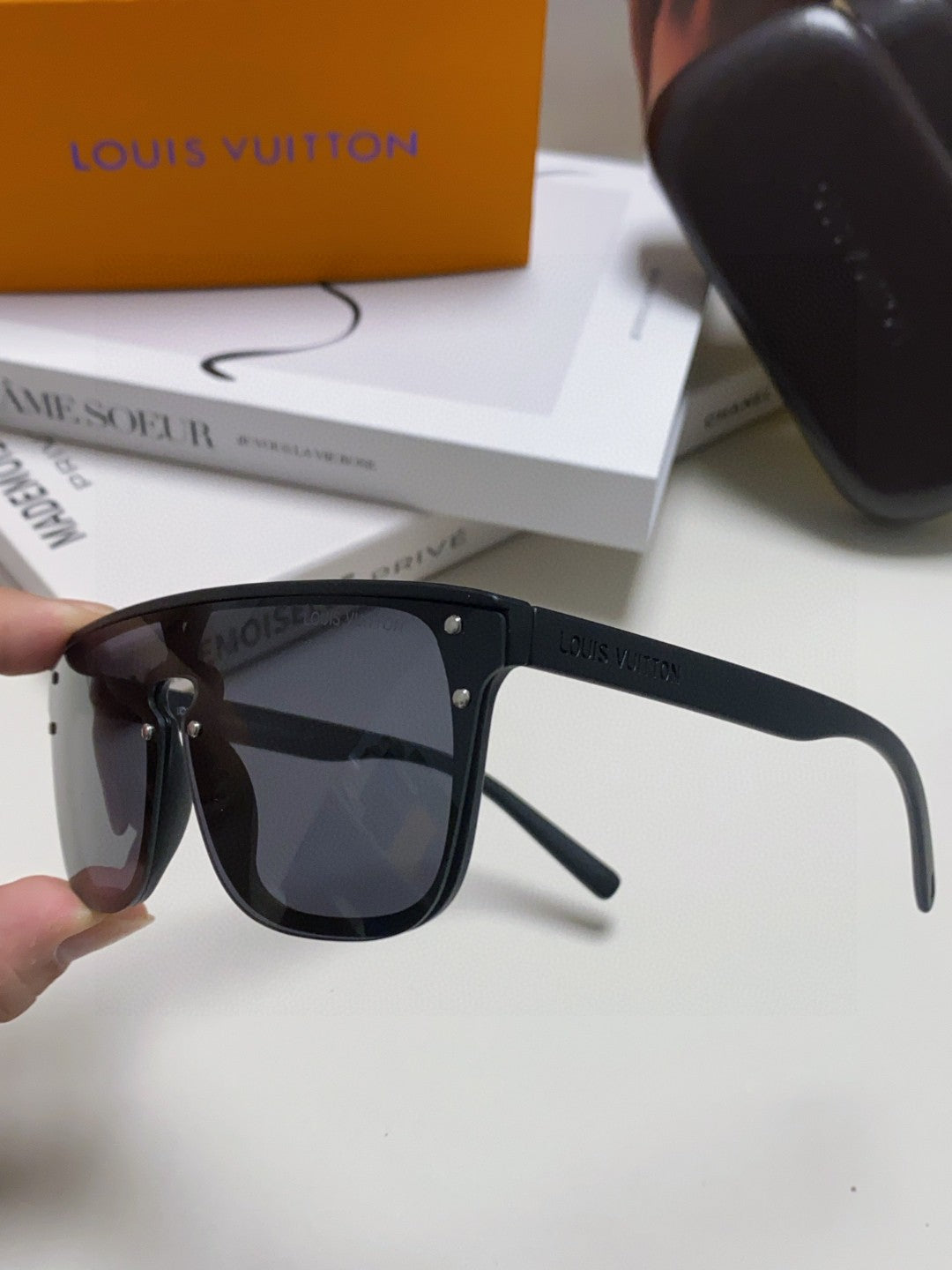 LOUIS VUITTON WAIMEA SUNGLASSES 581360 IN BLACK ACETATE
