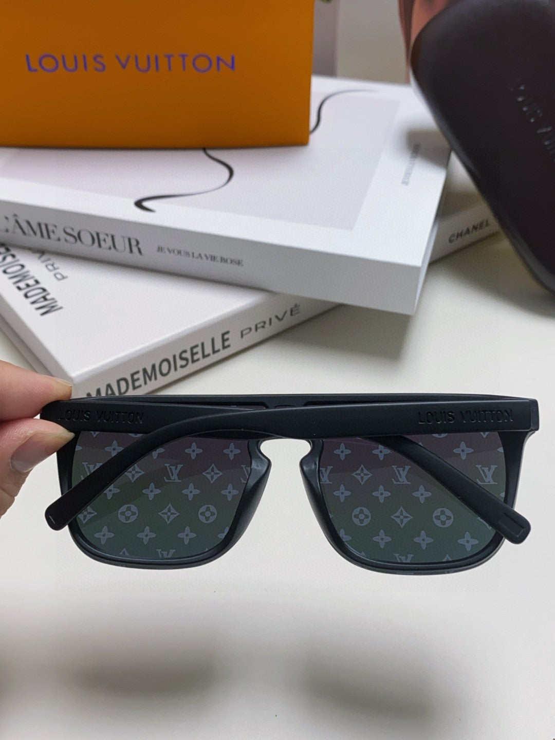 LOUIS VUITTON WAIMEA SUNGLASSES 581361 IN MULTICOLOR ACETATE MONOGRAM ON LENS