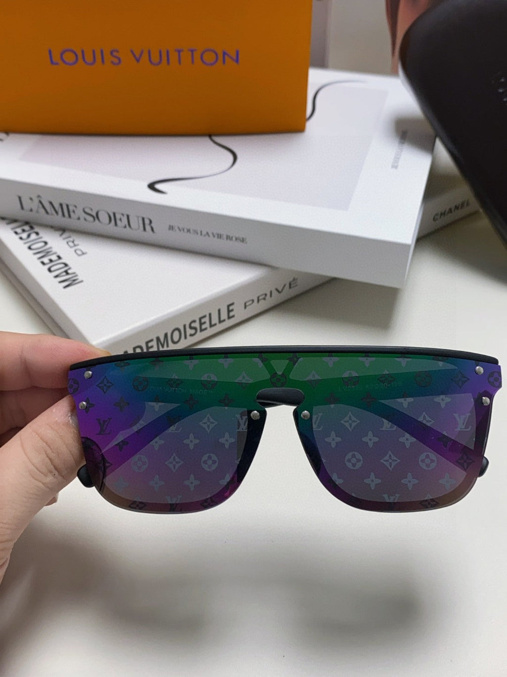 LOUIS VUITTON WAIMEA SUNGLASSES 581361 IN MULTICOLOR ACETATE MONOGRAM ON LENS