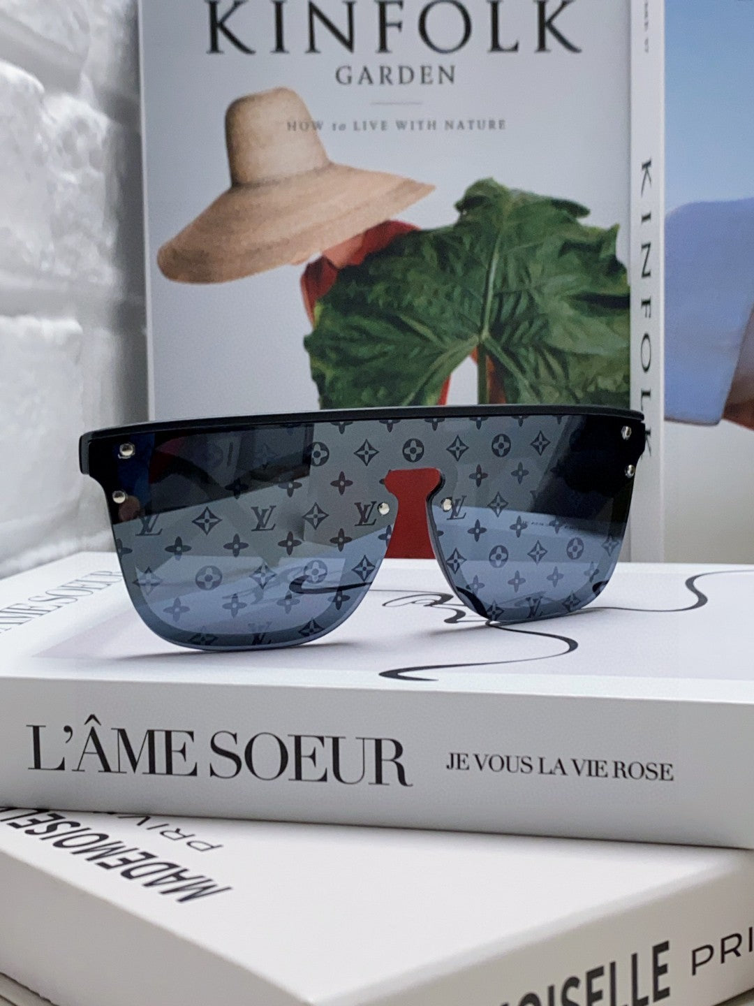LOUIS VUITTON WAIMEA SUNGLASSES 581362 IN BLACK ACETATE MONOGRAM ON LENS