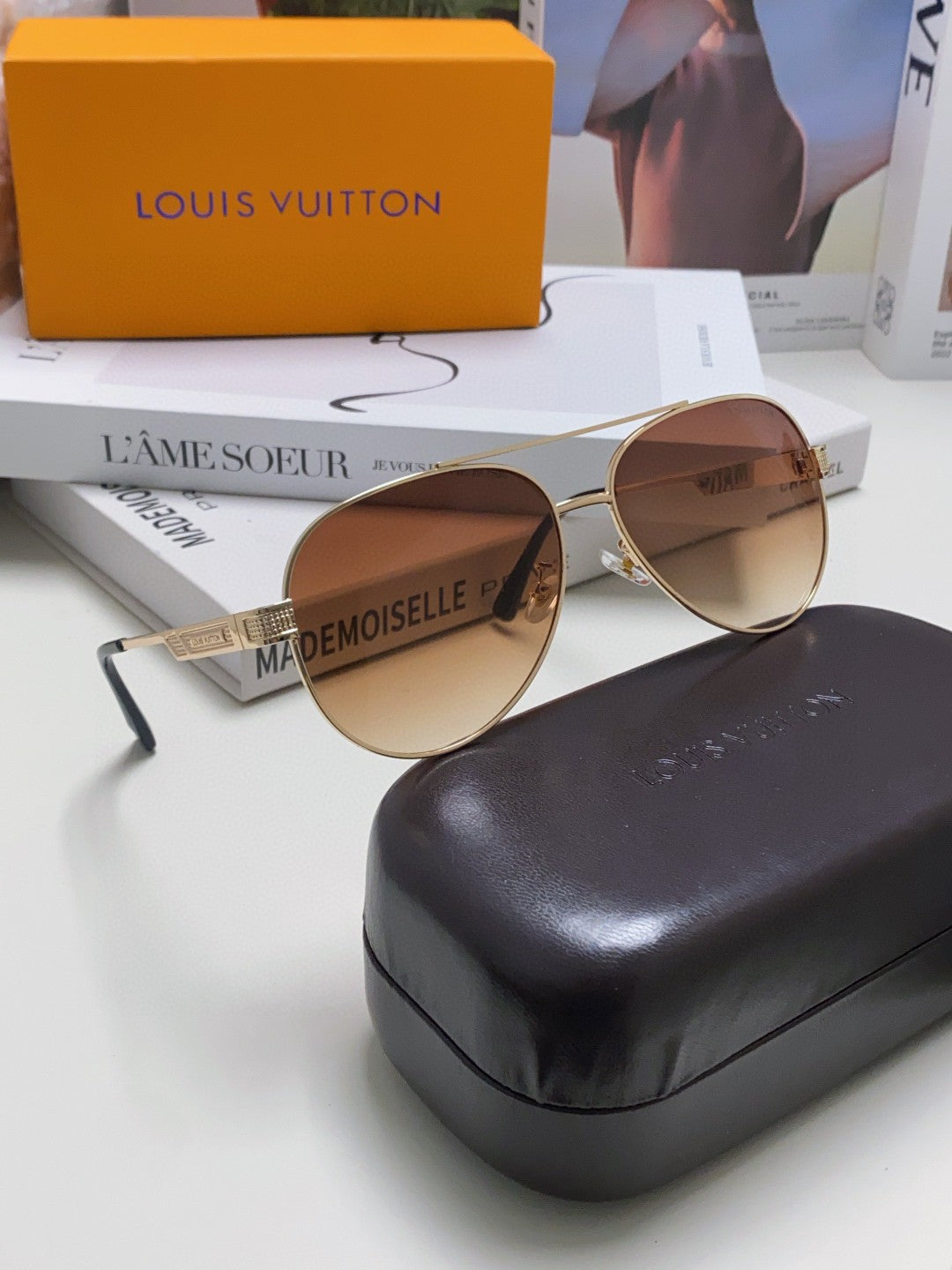 LOUIS VUITTON PILOT SUNGLASS 581363 IN GOLD METAL BROWN SMOKE LENSES