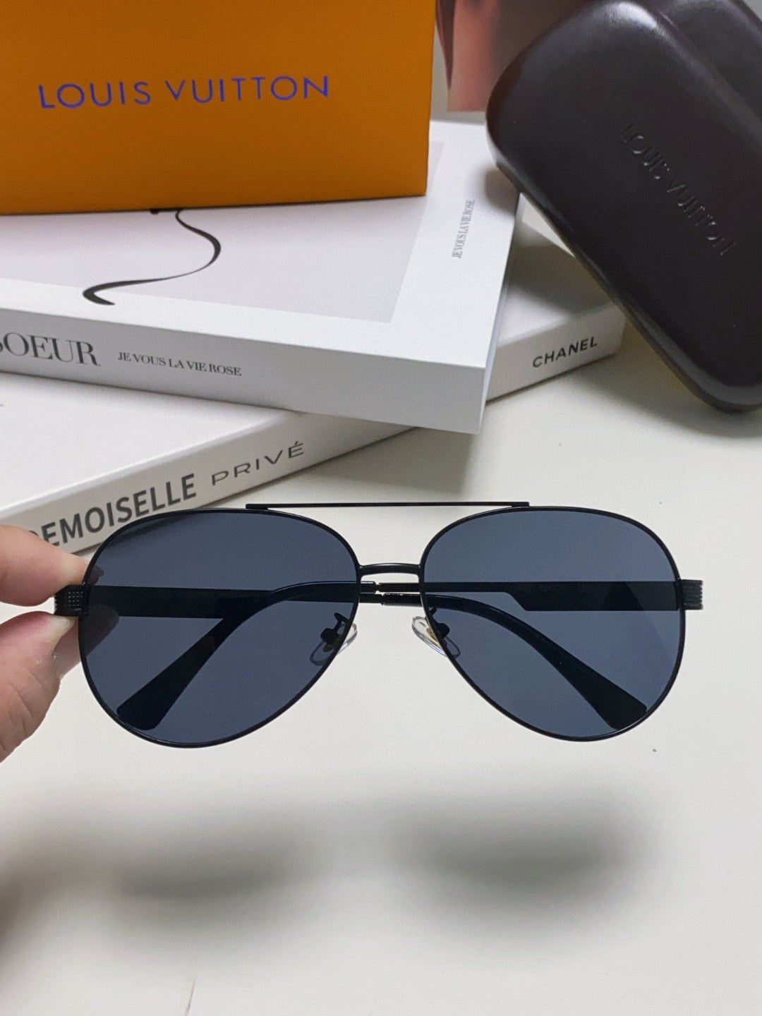 LOUIS VUITTON PILOT SUNGLASS 581365 IN BLACK METAL