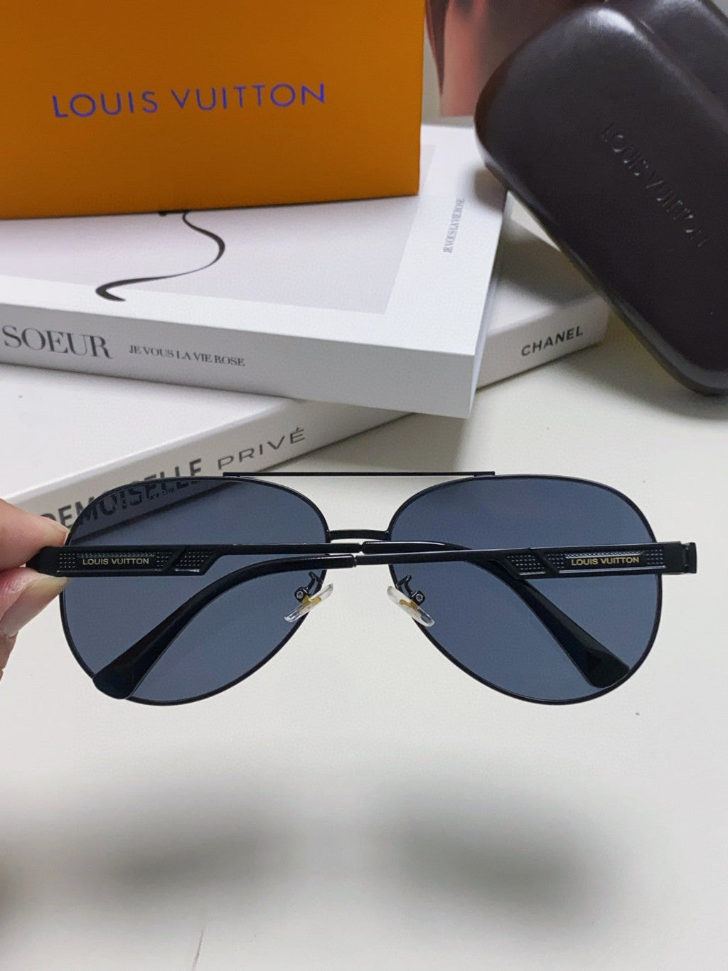 LOUIS VUITTON PILOT SUNGLASS 581365 IN BLACK METAL