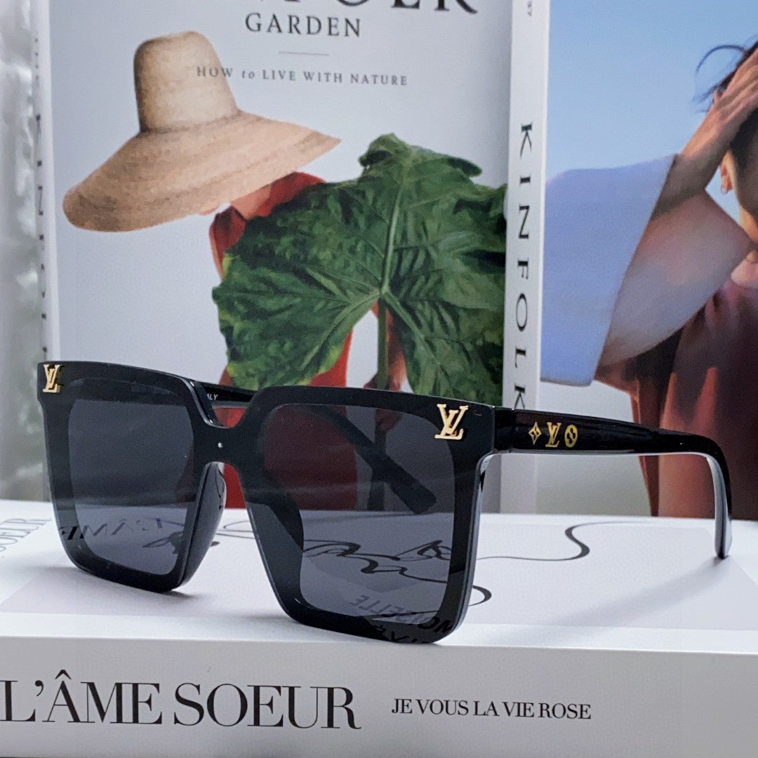 LOUIS VUITTON SQUARE SUNGLASS 581370 IN BLACK ACETATE
