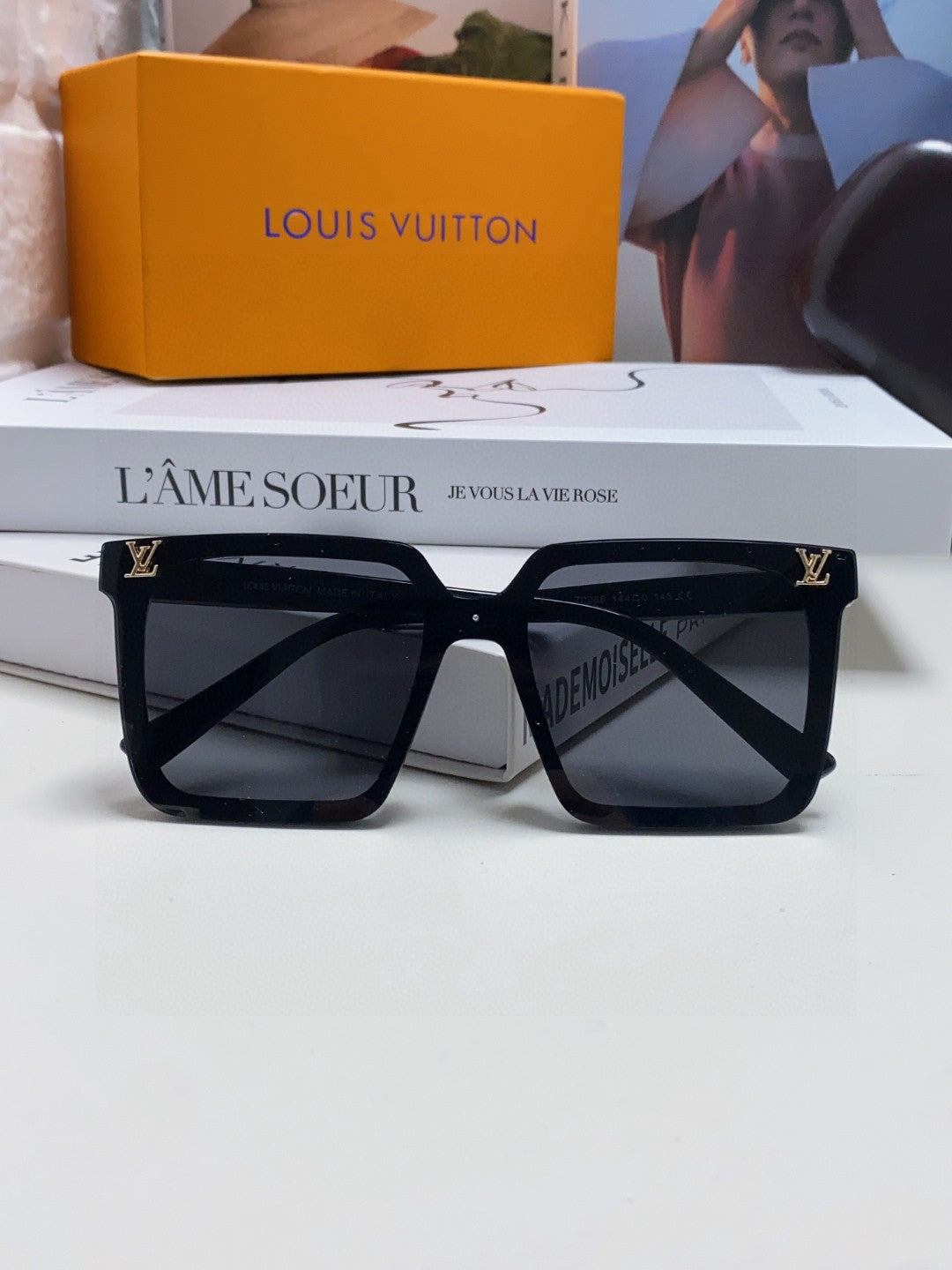 LOUIS VUITTON SQUARE SUNGLASS 581370 IN BLACK ACETATE