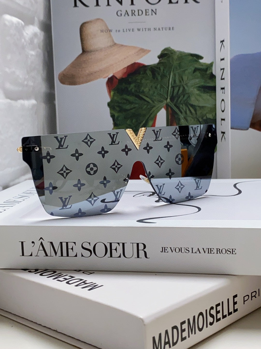 LOUIS VUITTON SQUARE SUNGLASS 581371 IN GOLD METAL MONOGRAM ON LENS