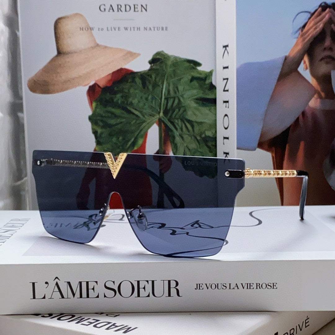 LOUIS VUITTON SQUARE SUNGLASS 581372 IN GOLD METAL GREY LENSES