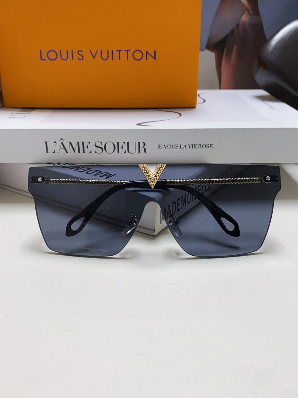 LOUIS VUITTON SQUARE SUNGLASS 581372 IN GOLD METAL GREY LENSES