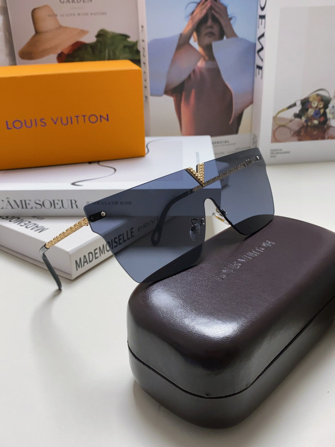 LOUIS VUITTON SQUARE SUNGLASS 581372 IN GOLD METAL GREY LENSES