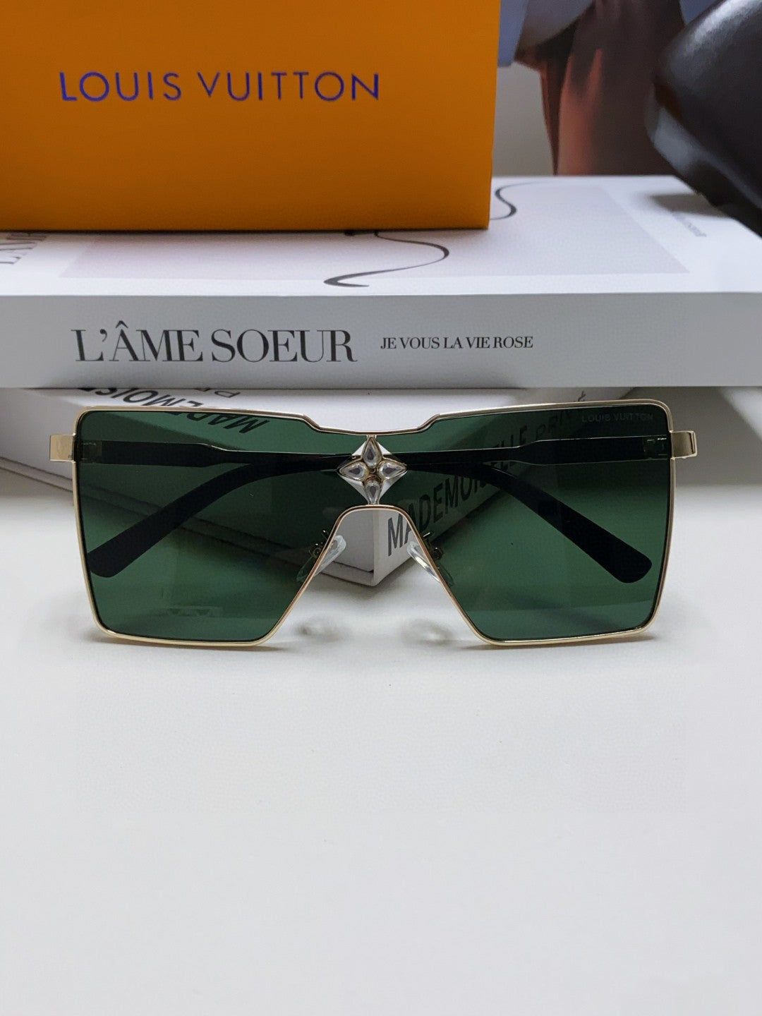 LOUIS VUITTON CYCLONE SUNGLASS 581373 IN GOLD METAL DARK GREEN LENSES