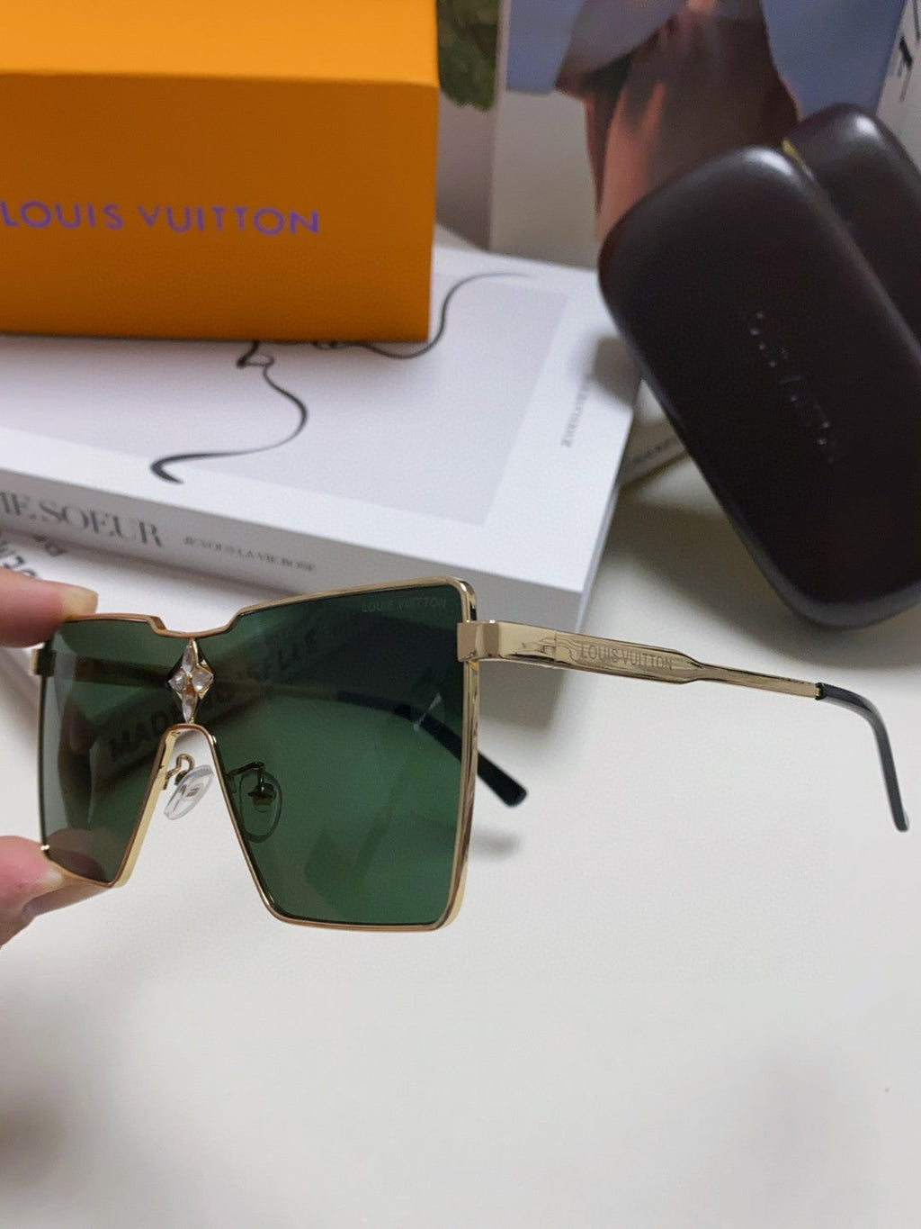LOUIS VUITTON CYCLONE SUNGLASS 581373 IN GOLD METAL DARK GREEN LENSES