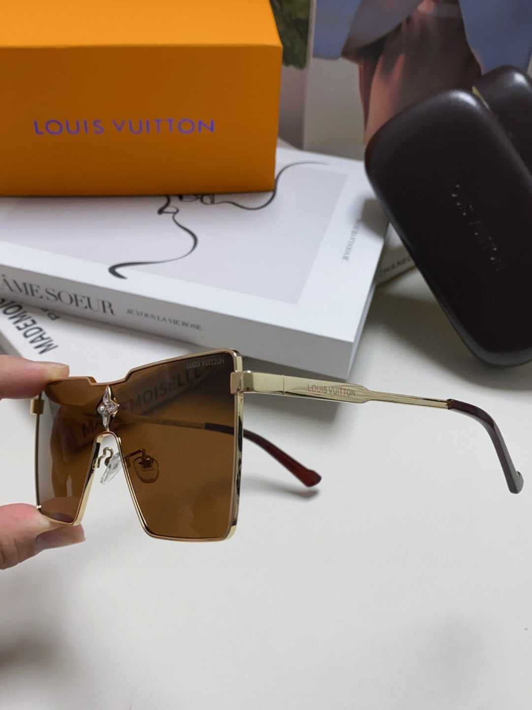 LOUIS VUITTON CYCLONE SUNGLASS 581374 IN GOLD METAL BRWON LENSES