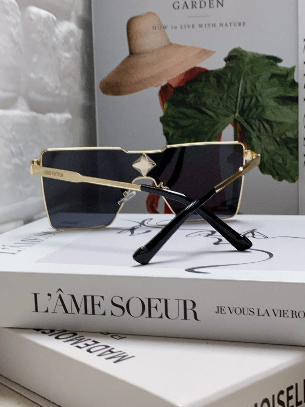LOUIS VUITTON CYCLONE SUNGLASS Z1700U IN GOLD METAL BLACK LENSES