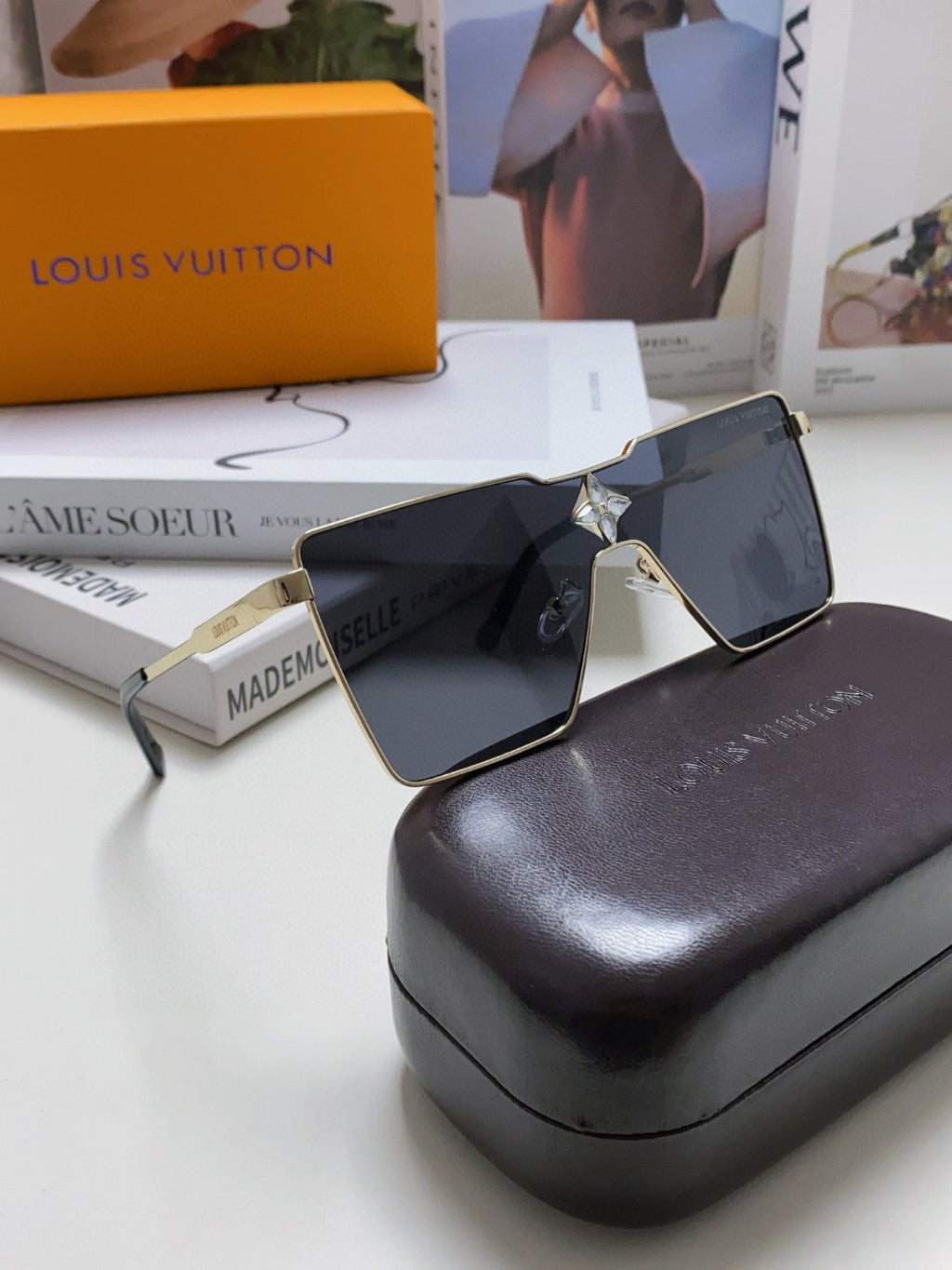 LOUIS VUITTON CYCLONE SUNGLASS Z1700U IN GOLD METAL BLACK LENSES