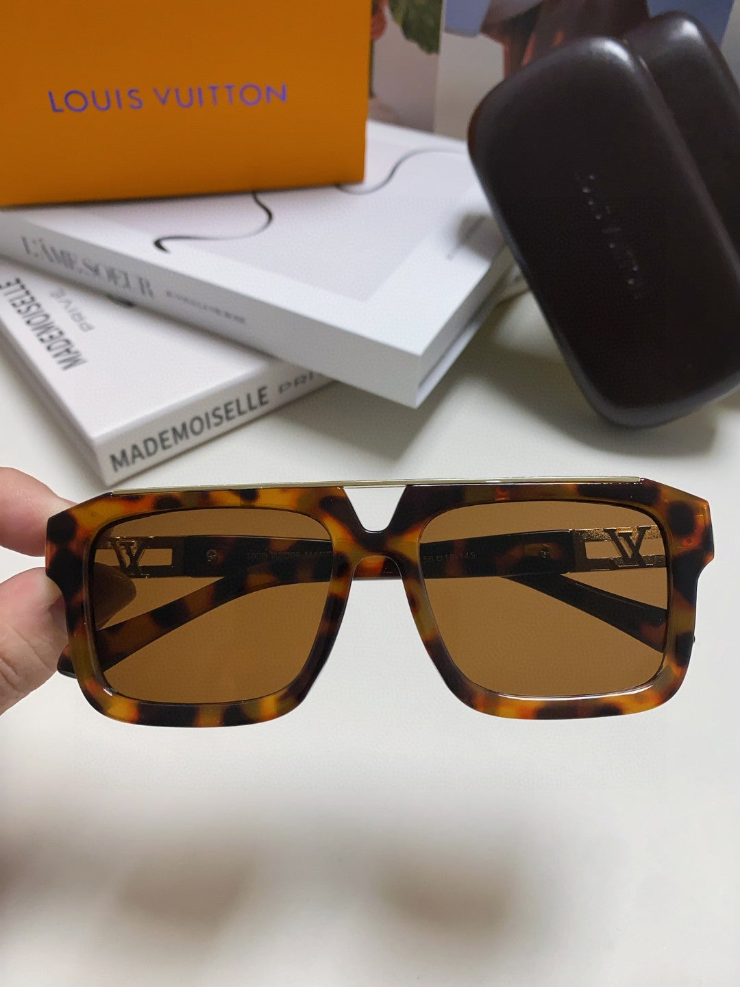 LOUIS VUITTON MASCOT PILOT SQUARE SUNGLASS 581376 IN HAVANA ACETATE GOLD METAL