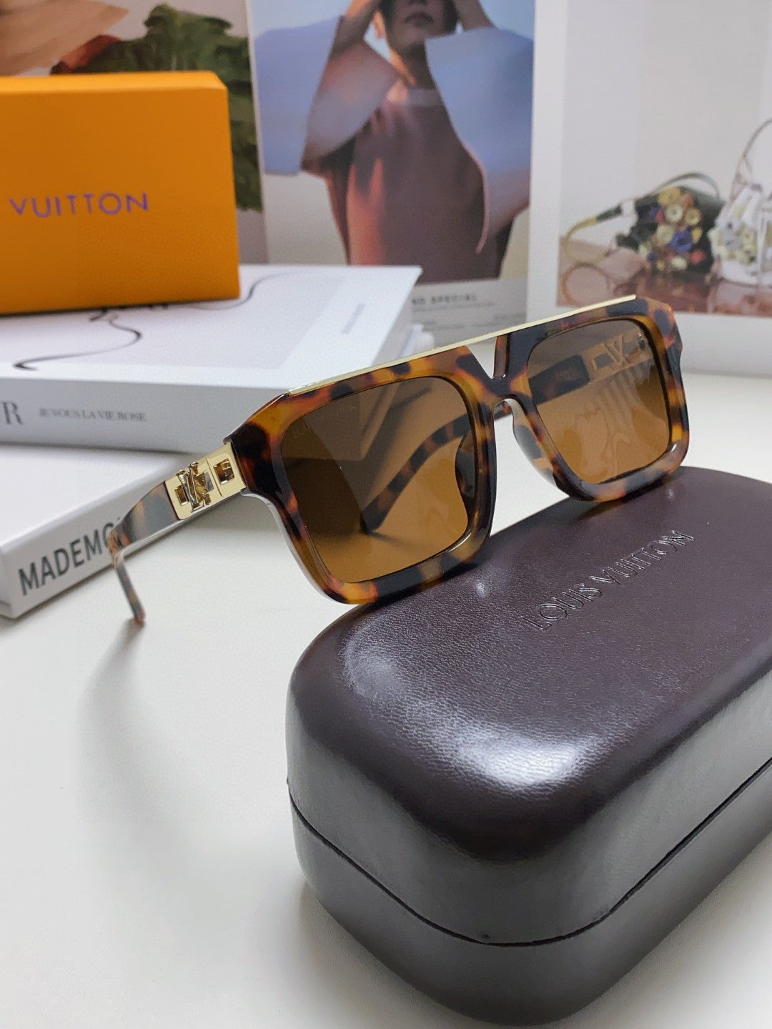 LOUIS VUITTON MASCOT PILOT SQUARE SUNGLASS 581376 IN HAVANA ACETATE GOLD METAL