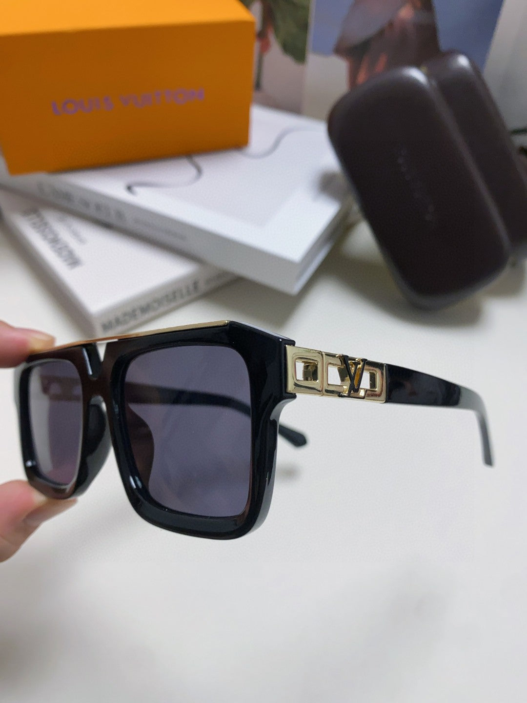 LOUIS VUITTON MASCOT PILOT SQUARE SUNGLASS 581378 IN BLACK ACETATE GOLD METAL