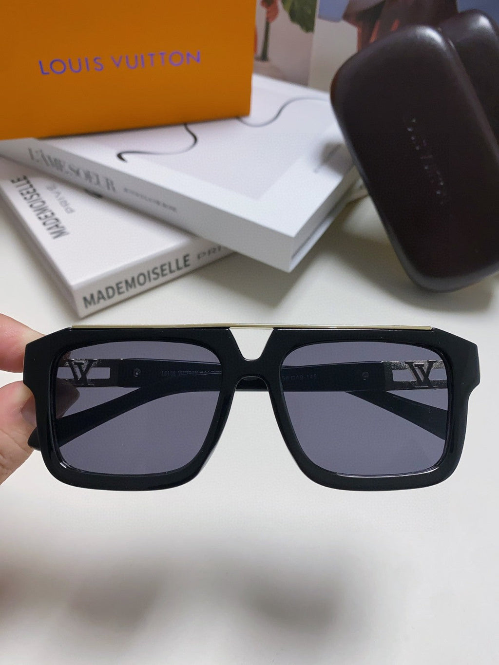 LOUIS VUITTON MASCOT PILOT SQUARE SUNGLASS 581378 IN BLACK ACETATE GOLD METAL