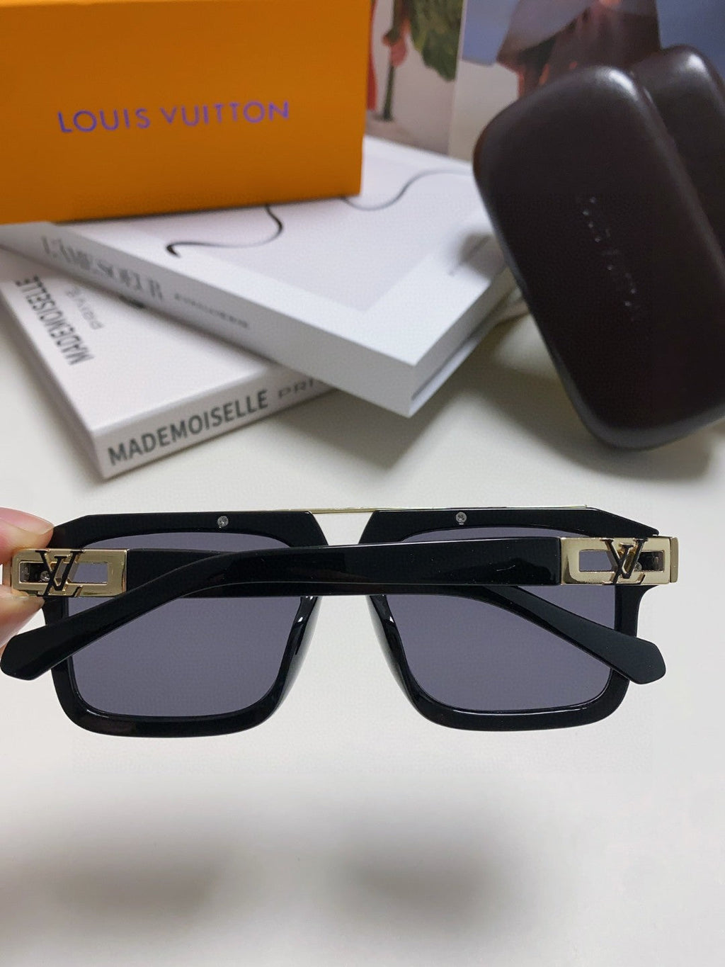 LOUIS VUITTON MASCOT PILOT SQUARE SUNGLASS 581378 IN BLACK ACETATE GOLD METAL