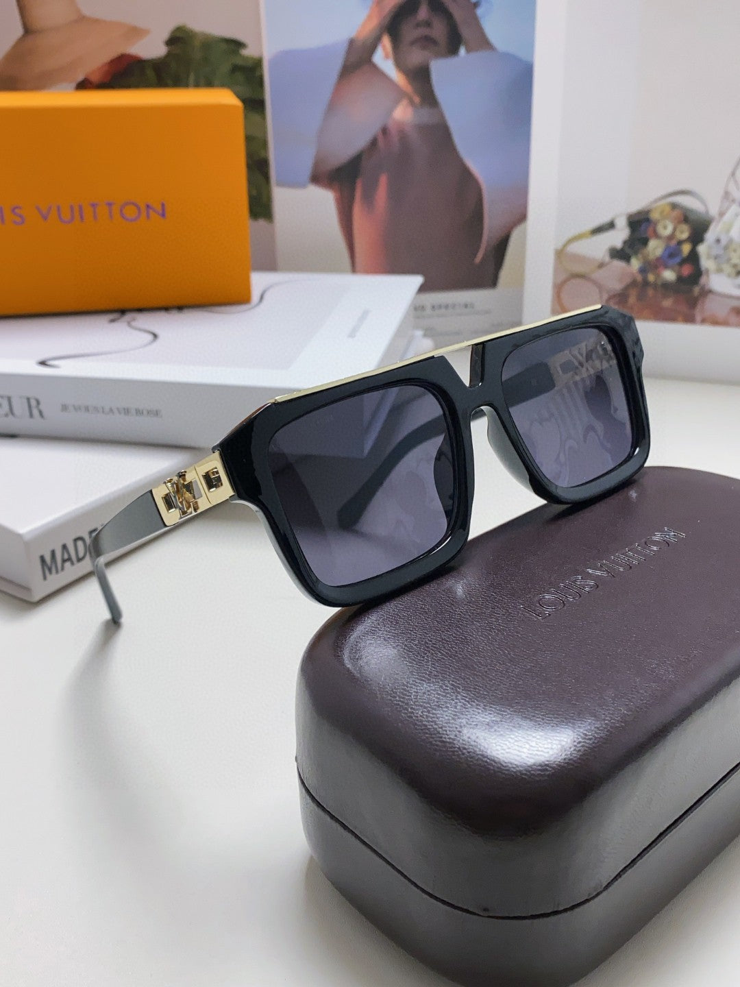 LOUIS VUITTON MASCOT PILOT SQUARE SUNGLASS 581378 IN BLACK ACETATE GOLD METAL