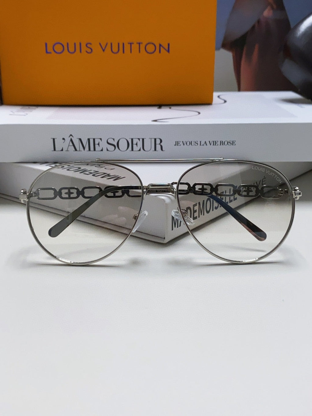LOUIS VUITTON CHAIN PILOT SUNGLASS 581379 IN SILVER METAL LIGHT GREY SMOKE LENSES
