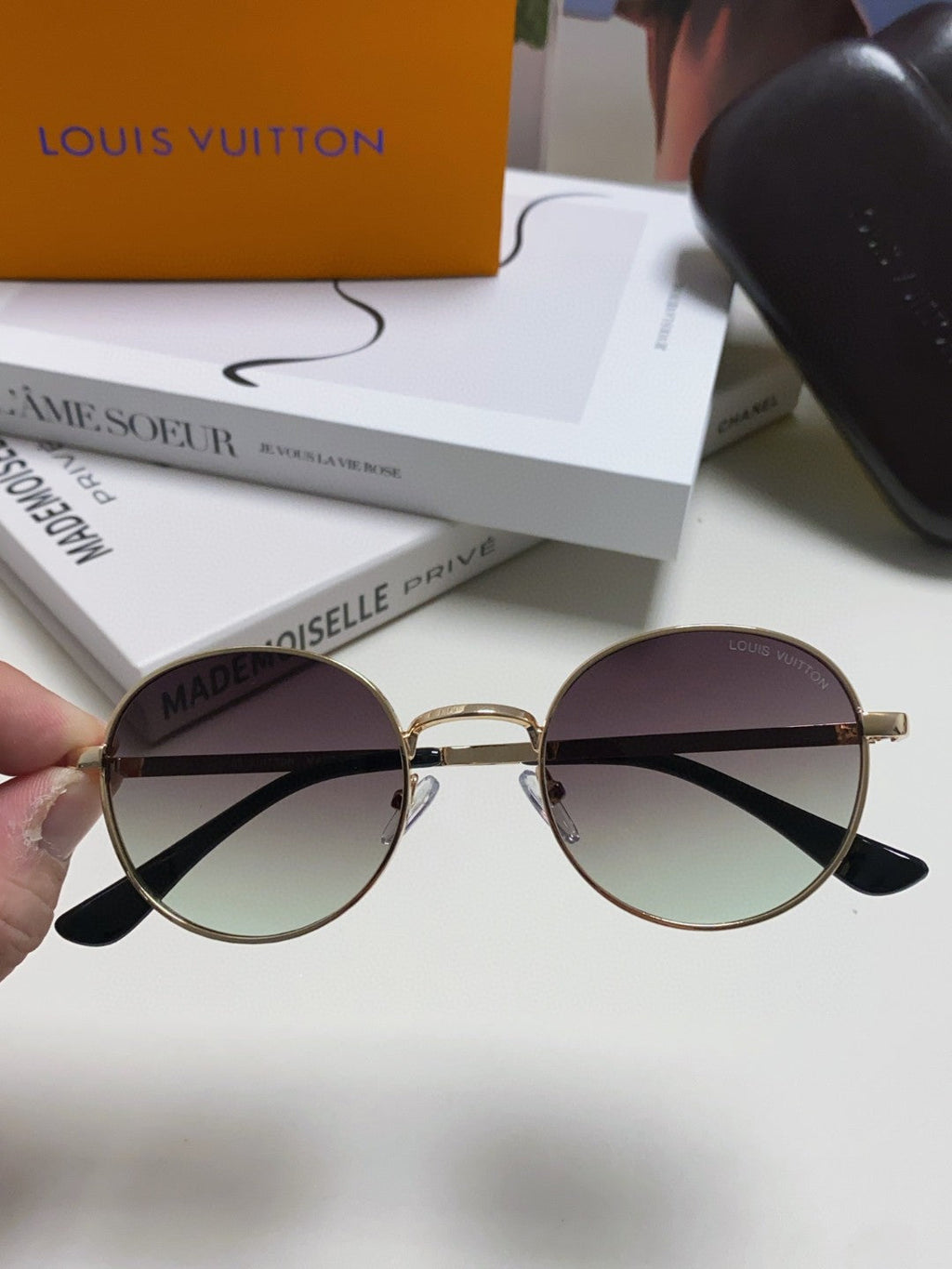 LOUIS VUITTON SIGNATURE ROUND SUNGLASS 581381 IN GOLD METAL GREY SMOKE LENSES