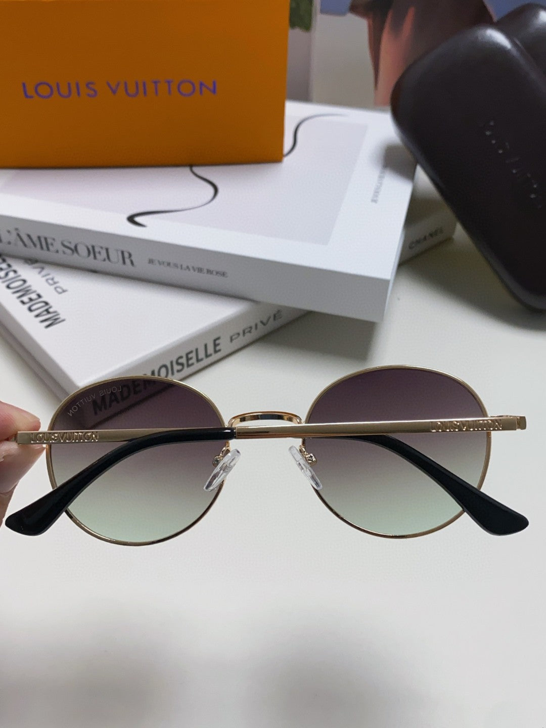 LOUIS VUITTON SIGNATURE ROUND SUNGLASS 581381 IN GOLD METAL GREY SMOKE LENSES