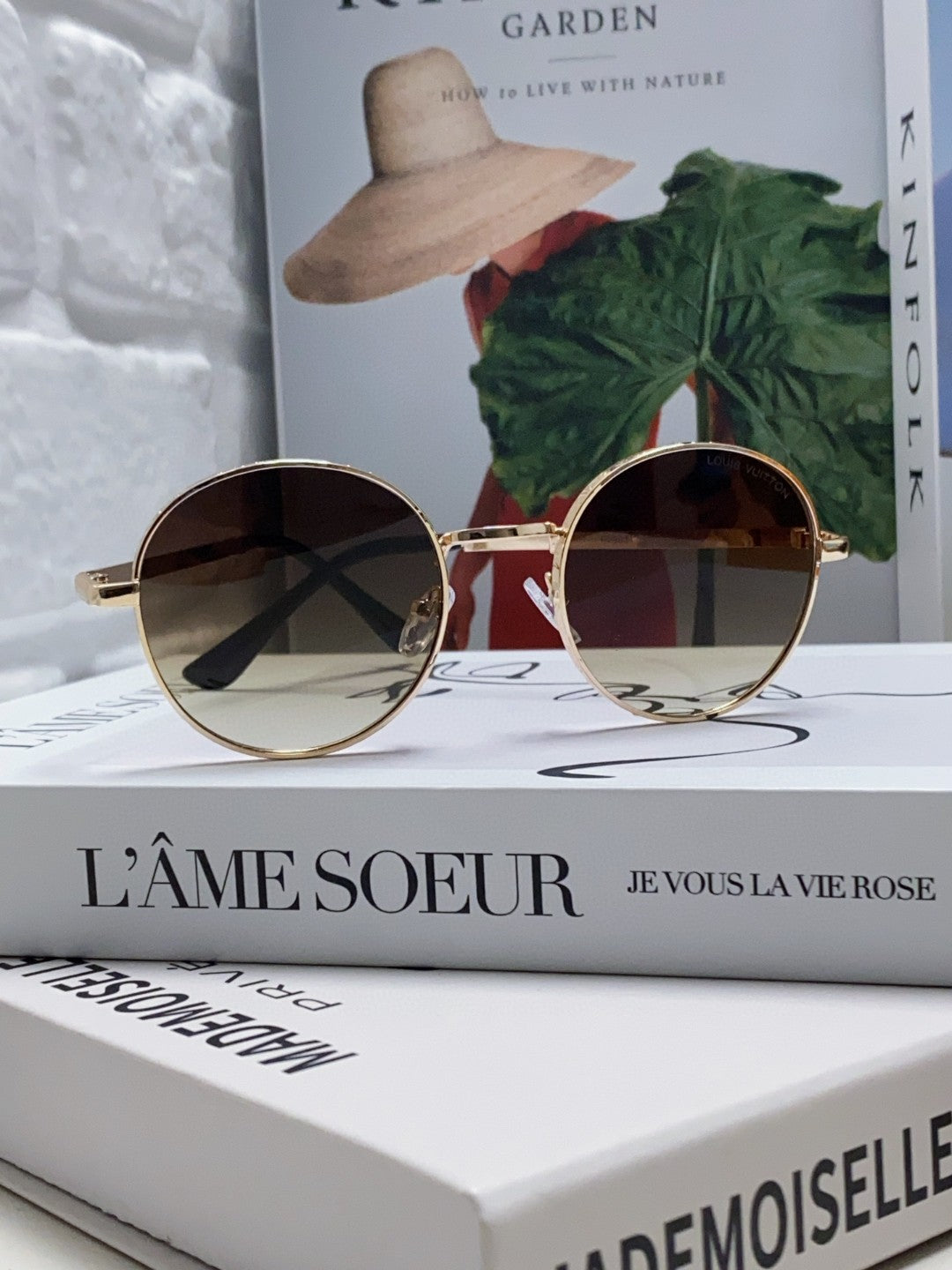 LOUIS VUITTON SIGNATURE ROUND SUNGLASS 581382 IN GOLD METAL BROWN SMOKE LENSES