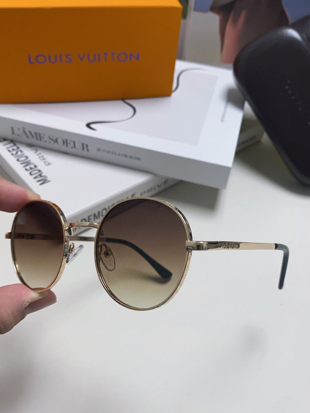 LOUIS VUITTON SIGNATURE ROUND SUNGLASS 581382 IN GOLD METAL BROWN SMOKE LENSES