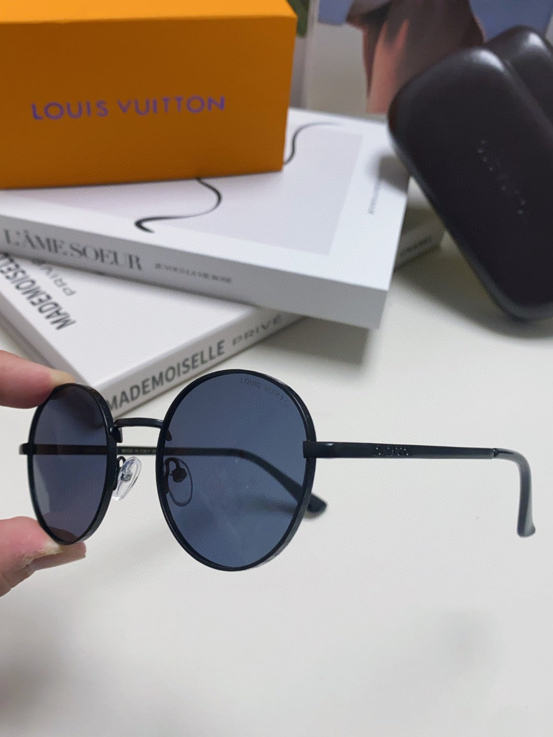 LOUIS VUITTON SIGNATURE ROUND SUNGLASS 581383 IN BLACK METAL