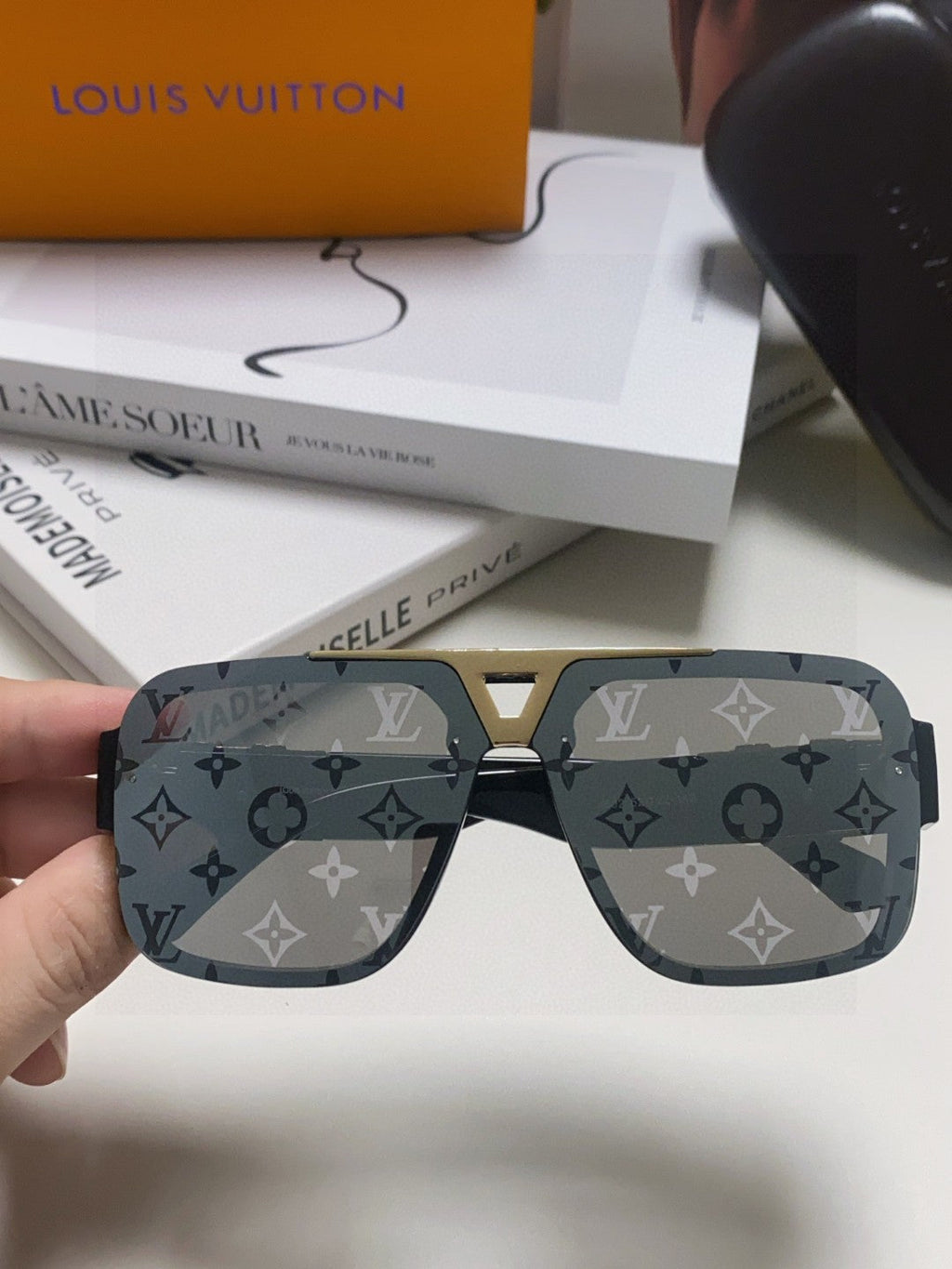 LOUIS VUITTON EVIDENCE SUNGLASSES 574717 IN BLACK ACETATE MONOGRAM ON LENS