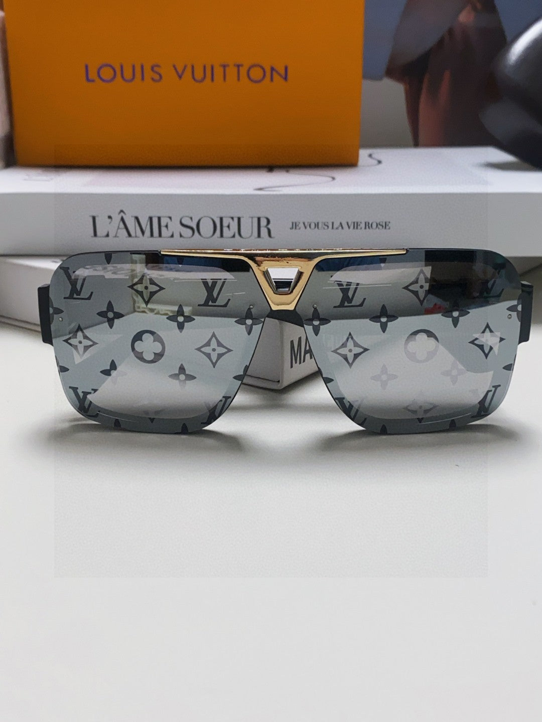 LOUIS VUITTON EVIDENCE SUNGLASSES 574717 IN BLACK ACETATE MONOGRAM ON LENS