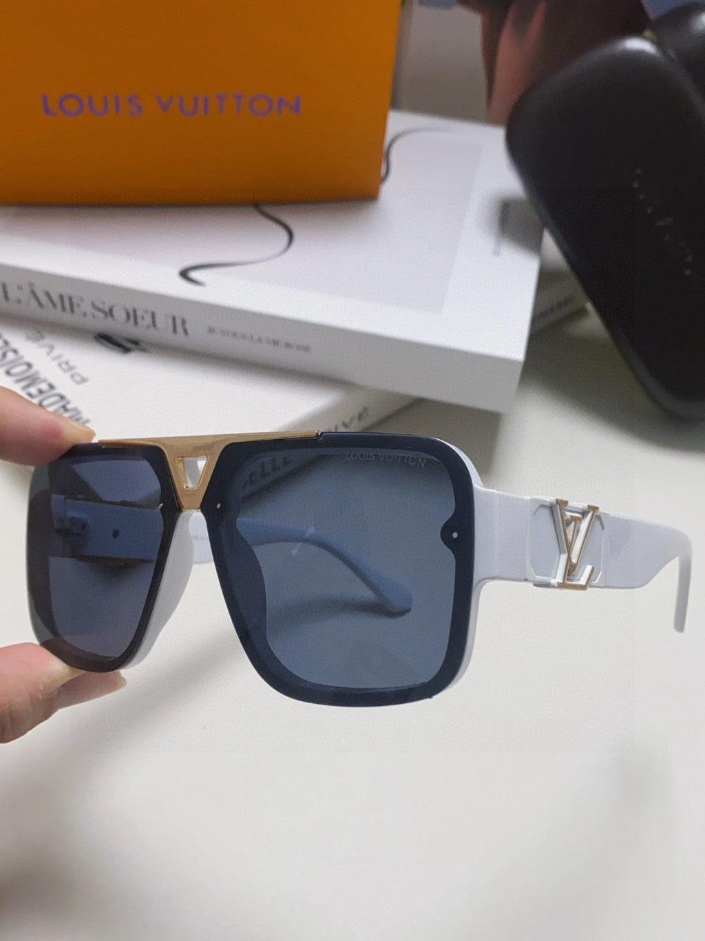 LOUIS VUITTON EVIDENCE SUNGLASSES 574718 IN WHITE ACETATE