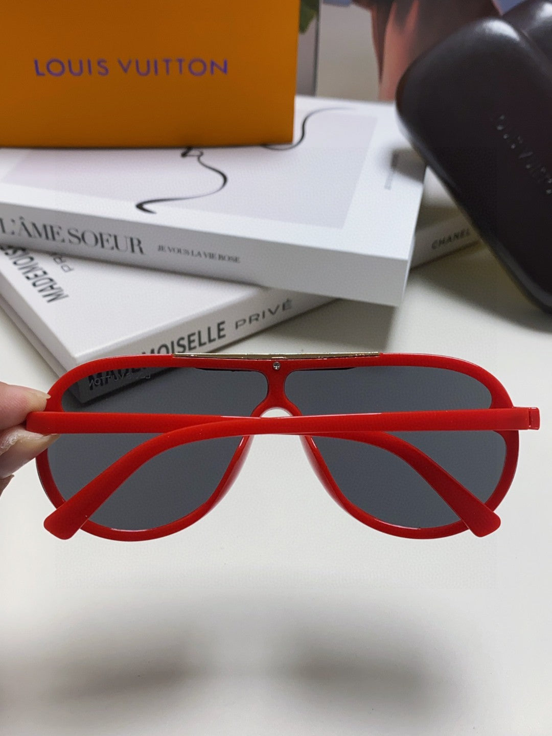 LOUIS VUITTON BLACKWOOD SUNGLASSES 567457 IN RED ACETATE GOLD METAL