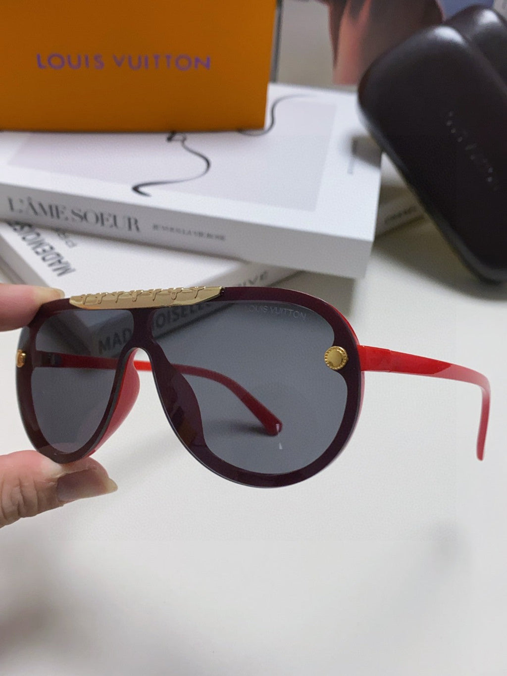LOUIS VUITTON BLACKWOOD SUNGLASSES 567457 IN RED ACETATE GOLD METAL