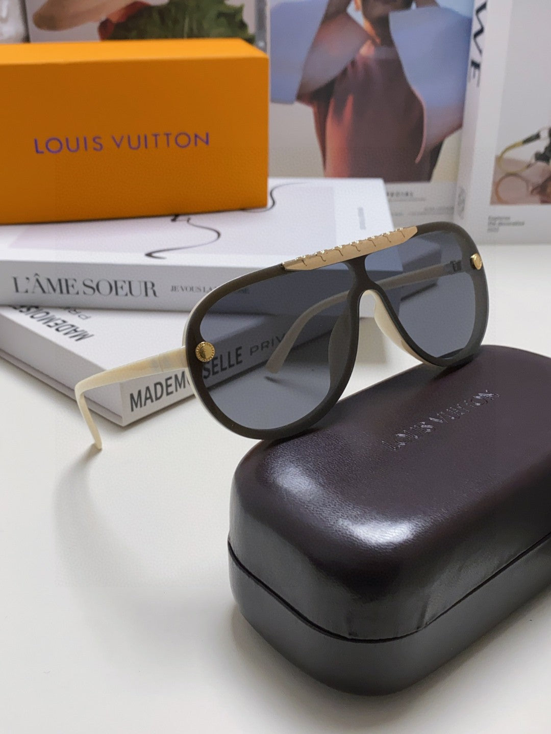 LOUIS VUITTON BLACKWOOD SUNGLASSES 567458 IN IVORY ACETATE GOLD METAL